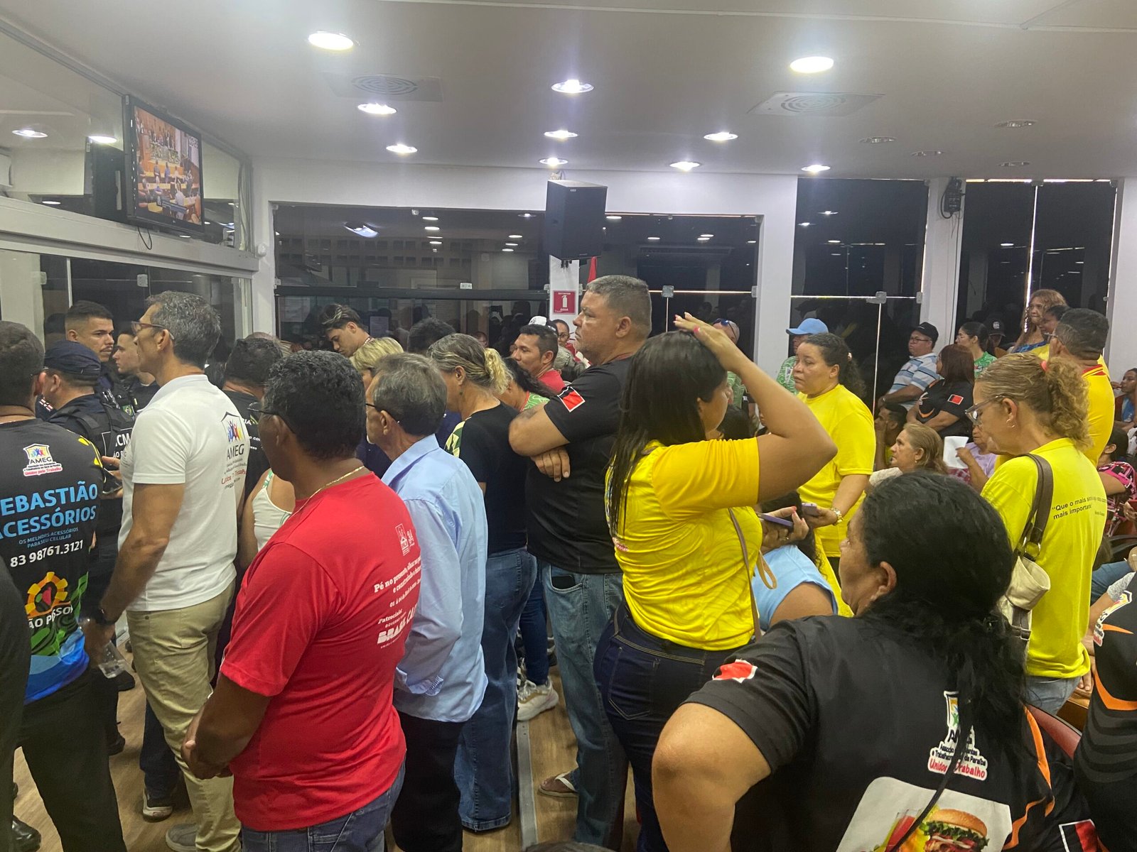 Protesto na CMJP contra projeto que impede recursos a instituições que ocupam imóveis em JP
