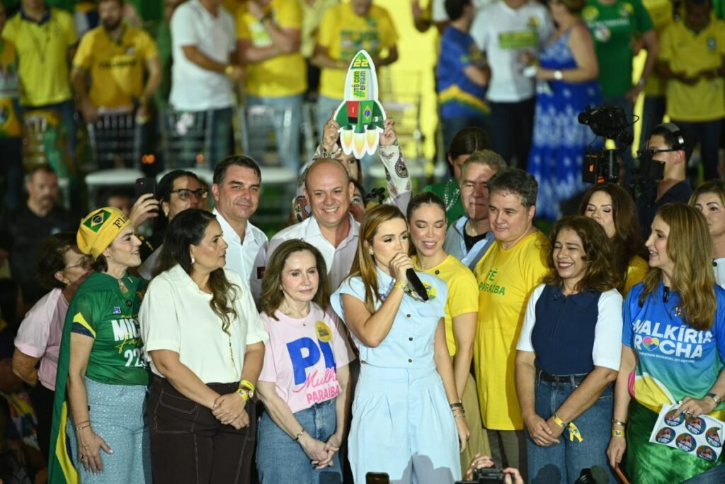 Esposa de Cabo Gilberto, Nayana Pontes é anunciada como candidata a vice-governadora na chapa de Efraim