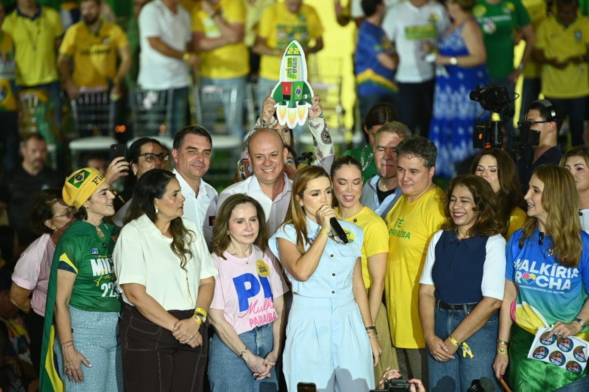 Esposa de Cabo Gilberto, Nayana Pontes é anunciada como candidata a vice-governadora na chapa de Efraim