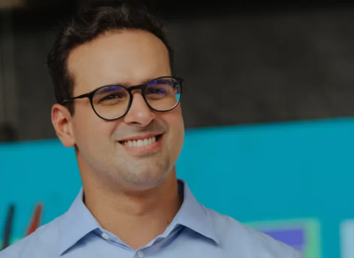 FUGIU: Debate da Tv master é marcado pela ausência de Lucas Ribeiro