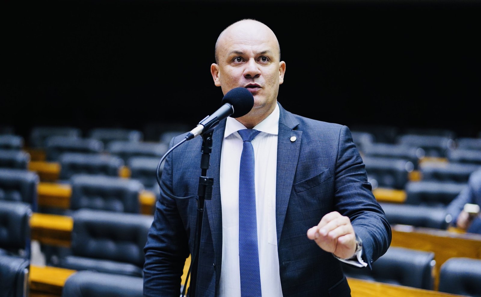 VÍDEO: “Quem paga é o povo”, Cabo Gilberto faz críticas após Paraíba aparecer com penúltimo pior salário do país
